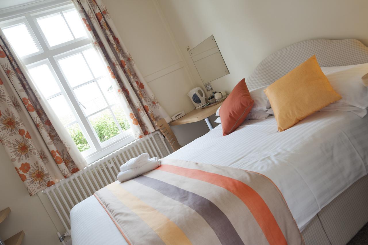 Eastwood Park Hotel Falfield ภายนอก รูปภาพ