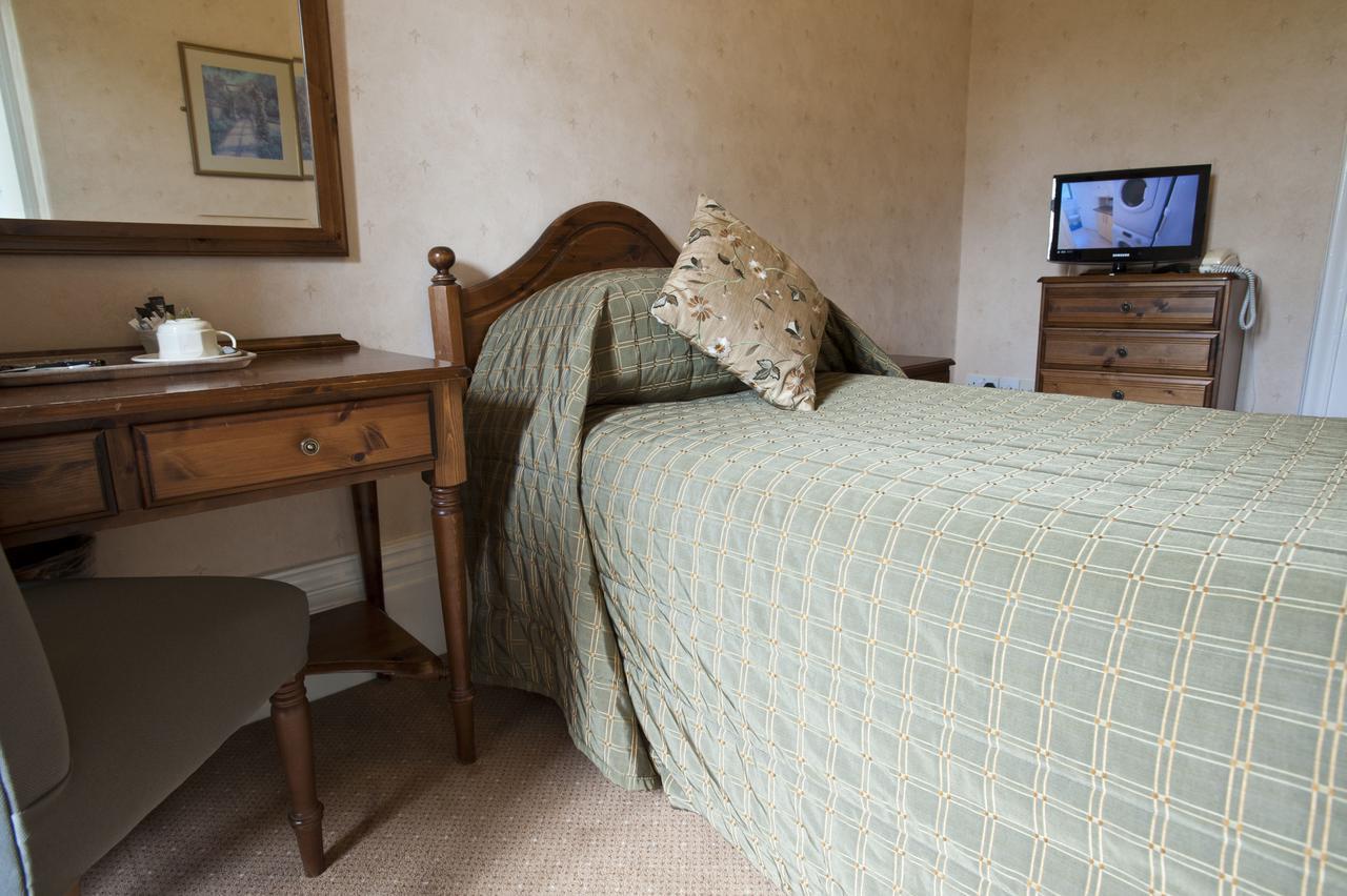 Eastwood Park Hotel Falfield ภายนอก รูปภาพ