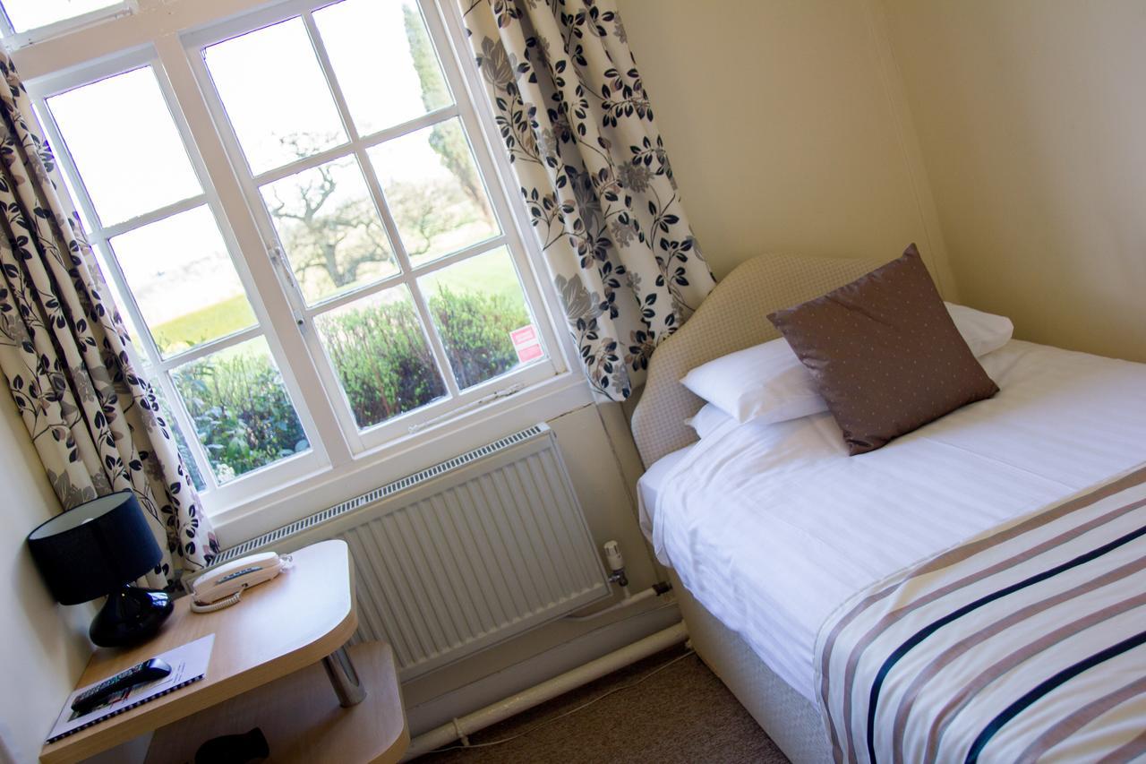 Eastwood Park Hotel Falfield ภายนอก รูปภาพ